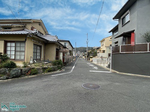 衣笠天神森町 土地の前面道路含む現地写真