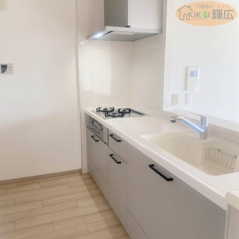 サザンスクエア加古川 11階のキッチン|システムキッチン新調、給湯器新調
