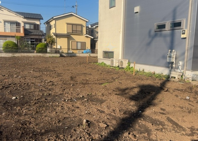 【外観】 | 家を建てる前提で土地を探している場合、地盤の丈夫さは譲れない条件の一つです。地盤が脆弱だと追加工事が必要となります。また、過去に地盤沈下や液状化現象を起こした土地は、できるだけ避けた方がいいでしょう。
