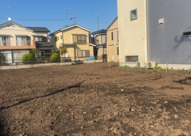 【外観】 | 人が暮らすうえで日光は大切な要素となります。日当たりの良さは譲れないポイントですね。併せて近くに大きな建築物の建築予定がないか、あるいはそれが可能な土地が近くにないか事前に確認することもお勧めします。