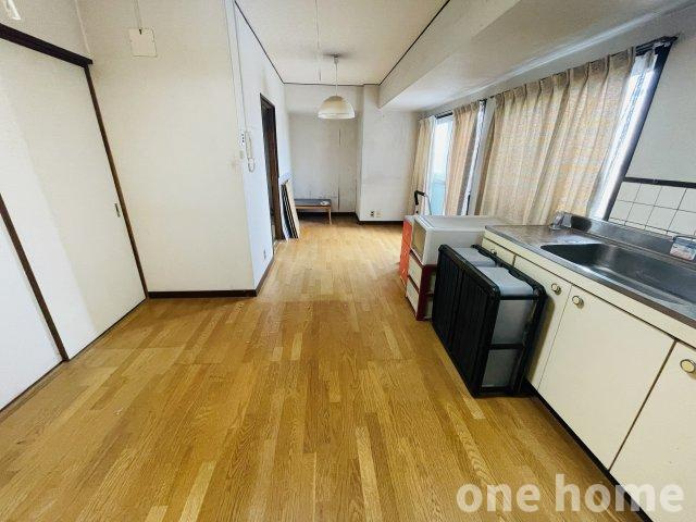 グリーンハイツ東三国の居間・リビング|◆広々LDKです！２つの掃き出し窓から陽光差し込む明るい空間です！
◆初めてのマイホーム、収益物件としてもご検討ください!!