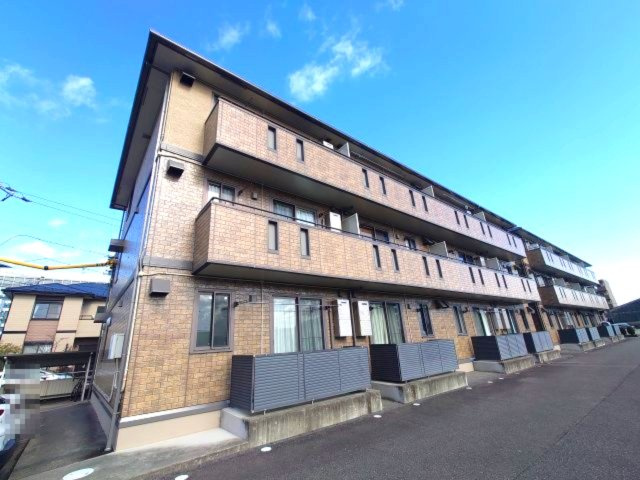 セレッソKT　Bの外観
