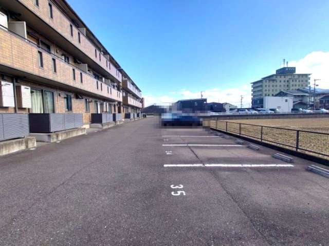 セレッソKT　Bの駐車場