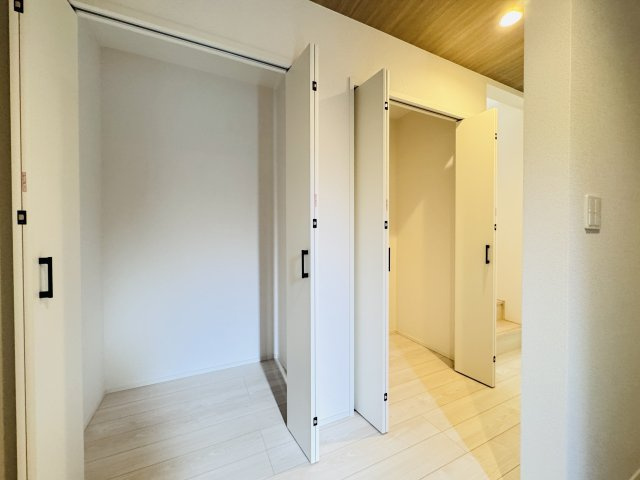 市川市下貝塚３丁目新築戸建【宮久保小学校：9分】の収納|玄関ホール前・収納スペース