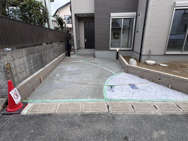 市川市下貝塚３丁目新築戸建【宮久保小学校：9分】の駐車場|南側駐車スペース