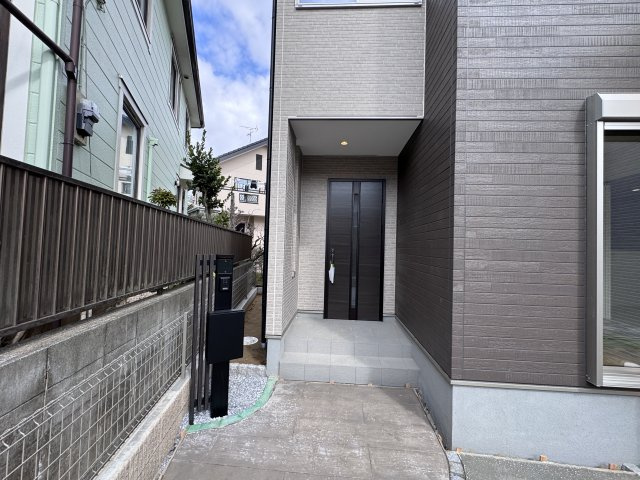市川市下貝塚３丁目新築戸建【宮久保小学校：9分】のエントランス|エントランス・玄関ポーチ