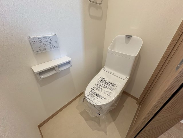 西舞子9丁目 新築戸建てのトイレ|清潔感のあるトイレです