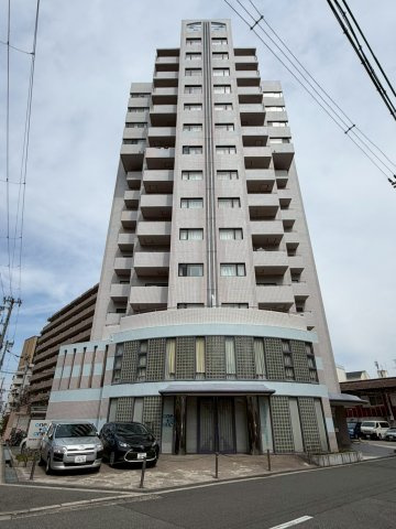 アスティオン梅田の外観