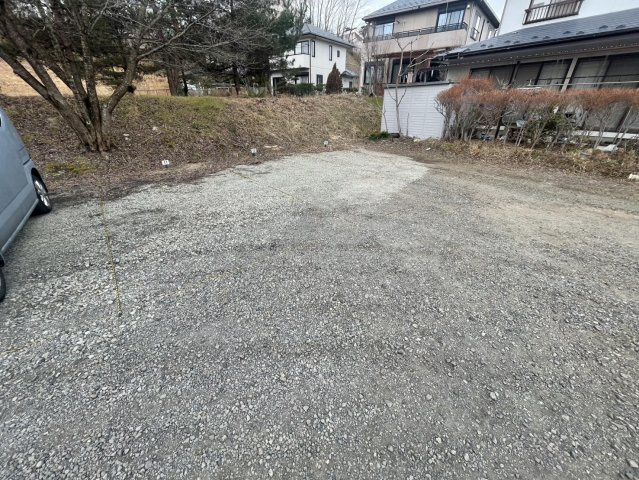 ミースロワイヤルの駐車場