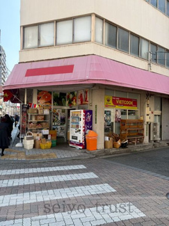  | カーナビル