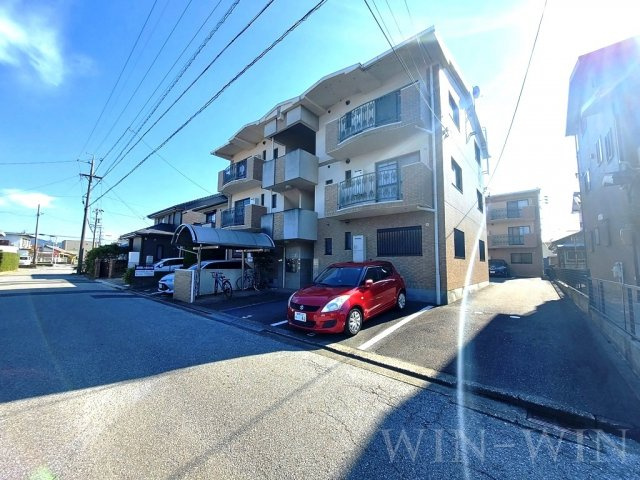 グランディーナ 壱番館の駐車場