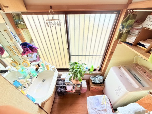 【日本家屋】鹿嶋市大字宮中　中古物件の洗面所