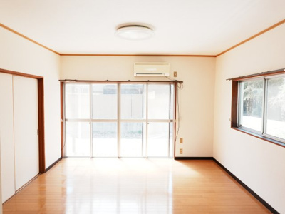 【居間・リビング】 | 員弁郡東員町笹尾西１丁目 | ＬＤＫ