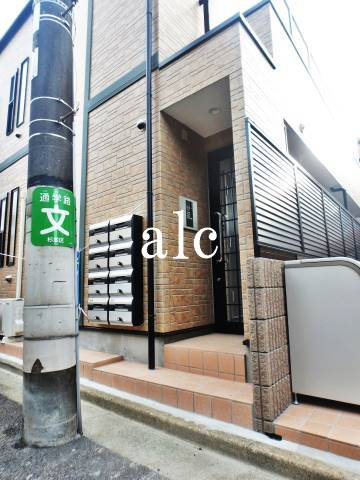 ルームズ新高円寺Ｂ棟のロビー