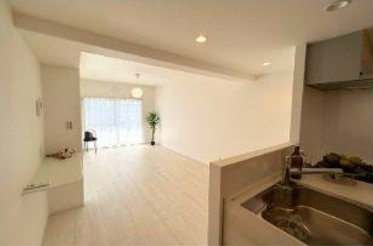 越谷ファミリータウンA棟の居間・リビング