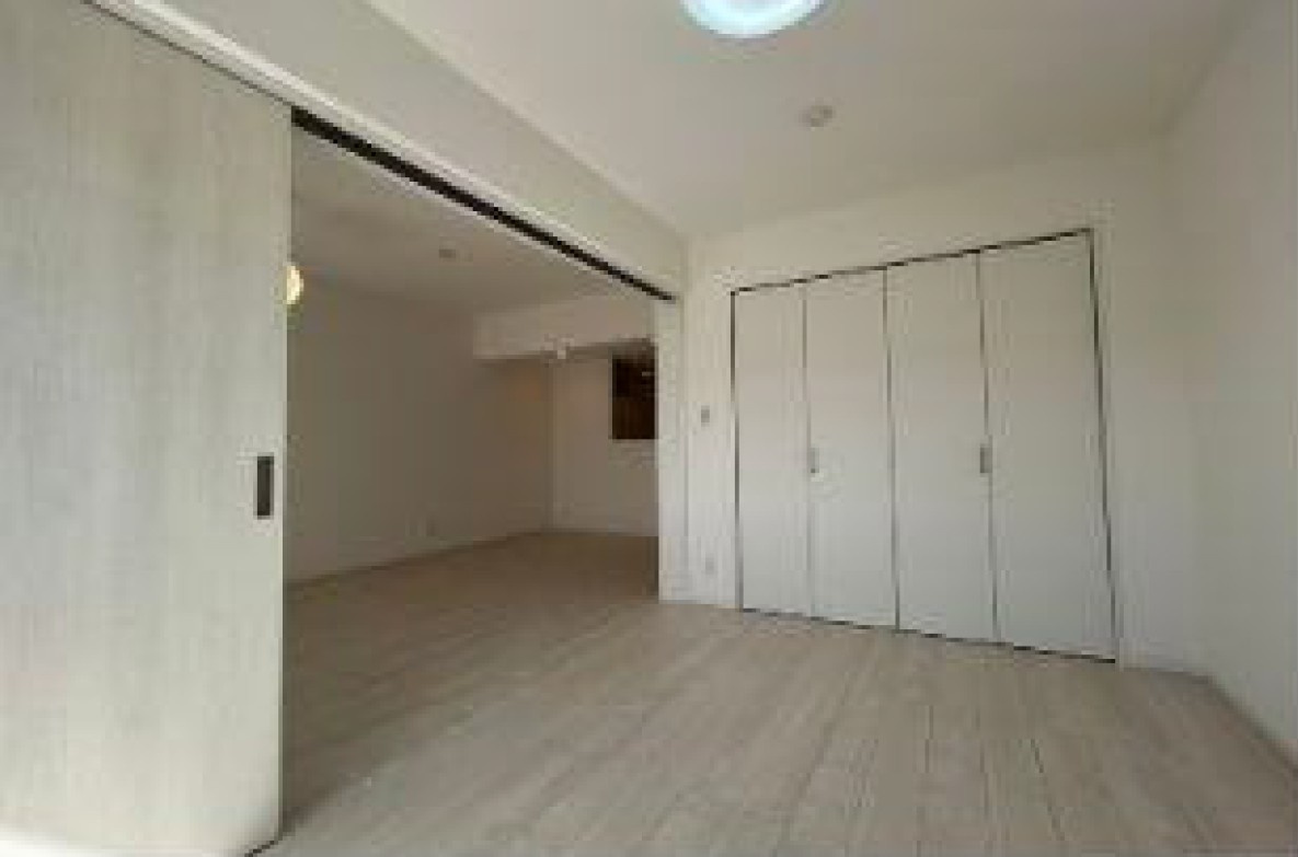 越谷ファミリータウンA棟の洋室