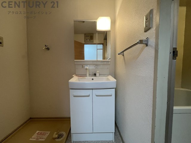 洗面所内に洗濯機置き場あり♪
