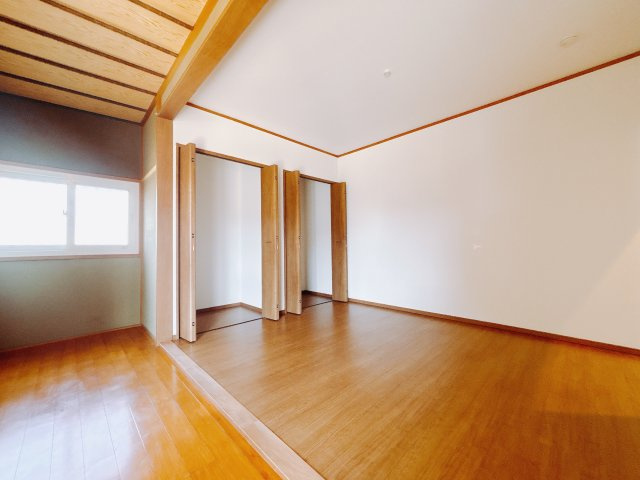 【中古戸建】前橋市鳥取町1期　の居間・リビング|■リビング｜家族でゆったりくつろげる、居心地の良いリビング♪賃貸と違って、テレビや音楽の音を気にしなくて良いことが嬉しいですね(*＾＾*)