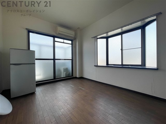２面採光の明るいお部屋です。