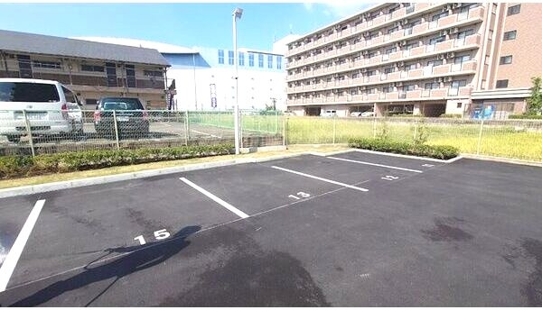 BELLE　JOIE(ベル　ジョワ)の駐車場