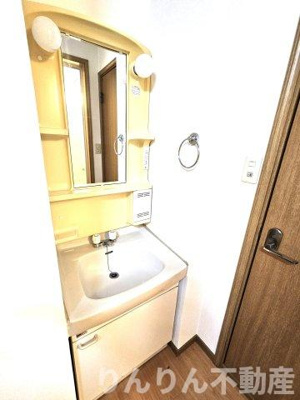 【洗面所】 | レジデンスイマイ | ゆったりとスペースのある洗面所