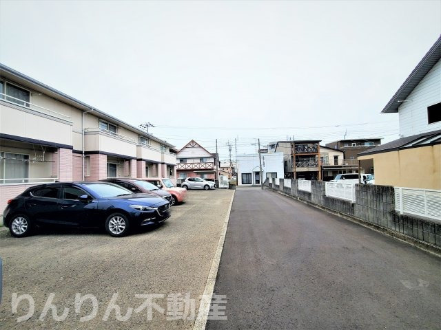 【駐車場】 | レジデンスイマイ | カースペースがあります