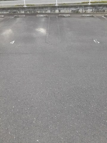 ルークス　勇峰Ａの駐車場