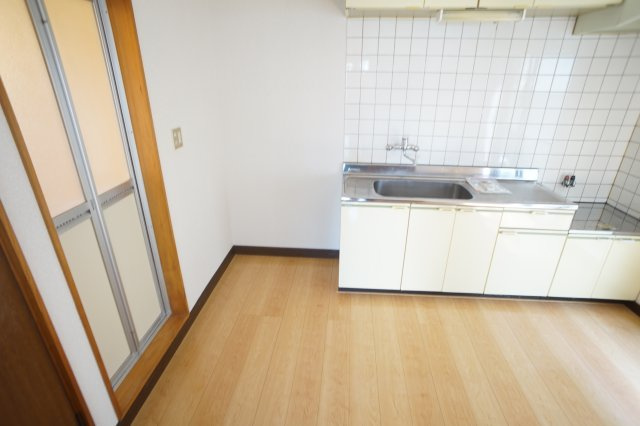 メゾンK【当社管理物件】のキッチン|2口ガスコンロ設置可です