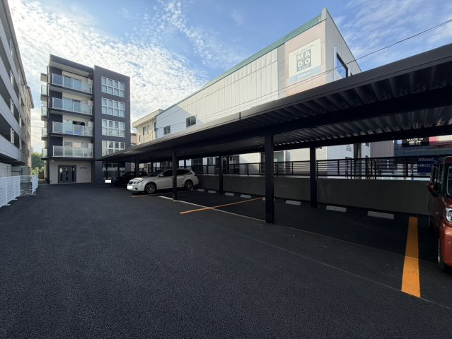 【新築】リヴェル紺屋町の駐車場