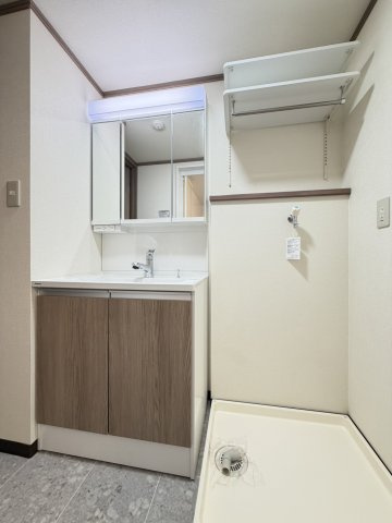 【新築】リヴェル紺屋町の独立洗面台