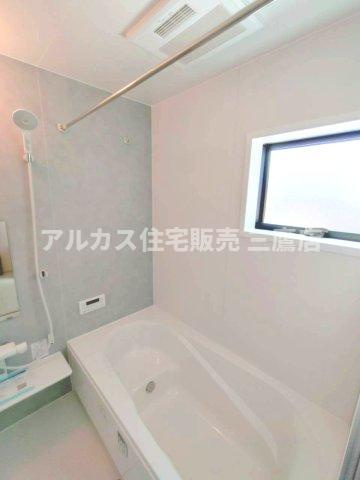 京王線 調布駅バス22分北ノ台小学校停歩4分 新築戸建 調布市深大寺北町2丁目の浴室