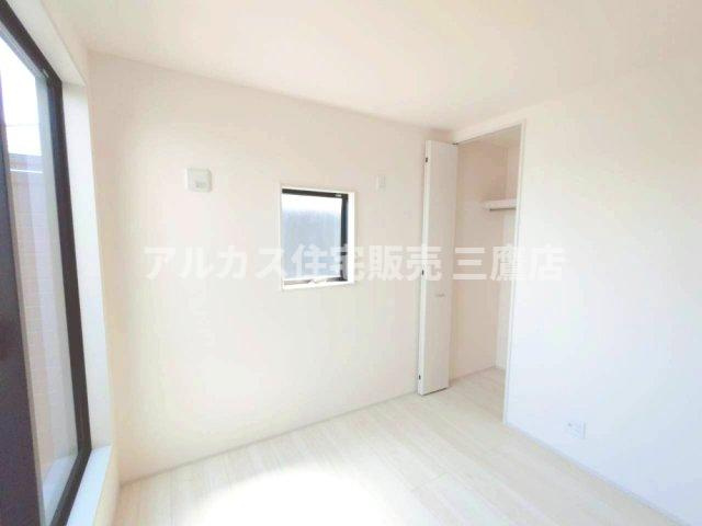 京王線 調布駅バス22分北ノ台小学校停歩4分 新築戸建 調布市深大寺北町2丁目の洋室