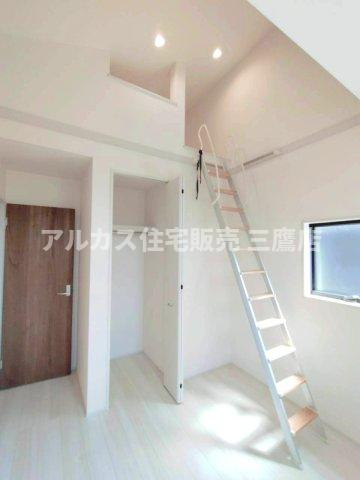 京王線 調布駅バス22分北ノ台小学校停歩4分 新築戸建 調布市深大寺北町2丁目の洋室