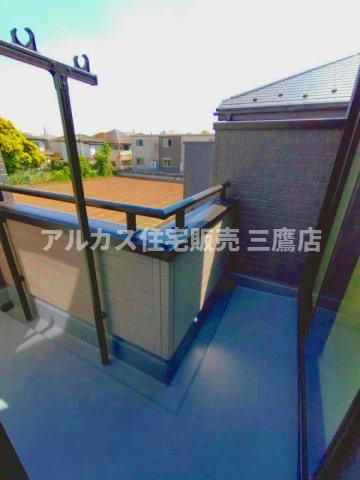 京王線 調布駅バス22分北ノ台小学校停歩4分 新築戸建 調布市深大寺北町2丁目のバルコニー