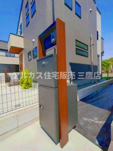 京王線 調布駅バス22分北ノ台小学校停歩4分 新築戸建 調布市深大寺北町2丁目のエントランス