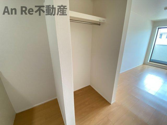 川口市戸塚東２丁目のアパートの収納