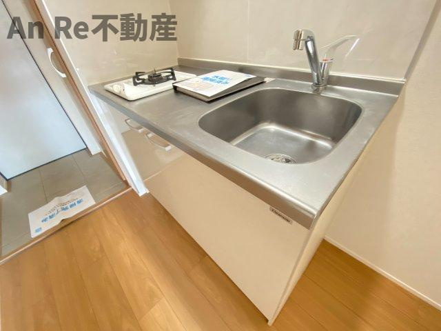 川口市戸塚東２丁目のアパートのキッチン