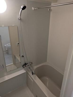 ジェノヴィア妙典の浴室