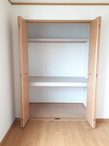 ヴィラ　エンゼルＣの収納|たっぷりとした収納スペースです