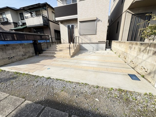 本中山３丁目貸家（Ⅱ）の駐車場