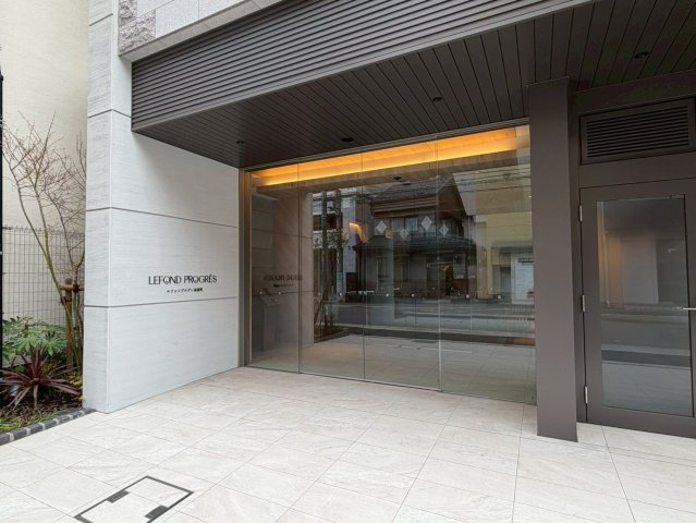 ルフォンプログレ南森町のエントランス