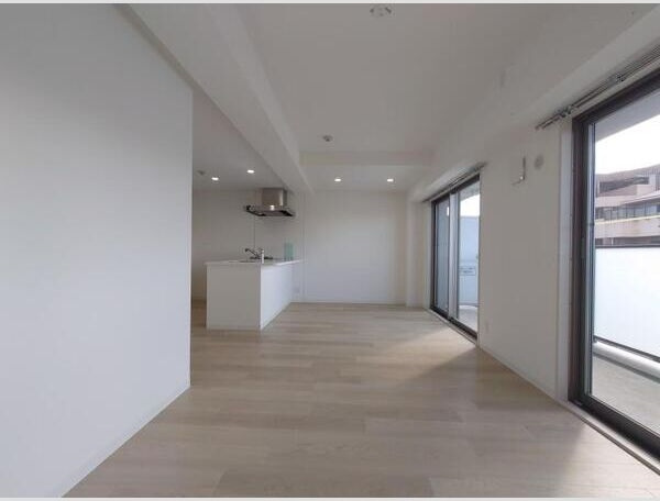 リアレクト白壁の居間・リビング