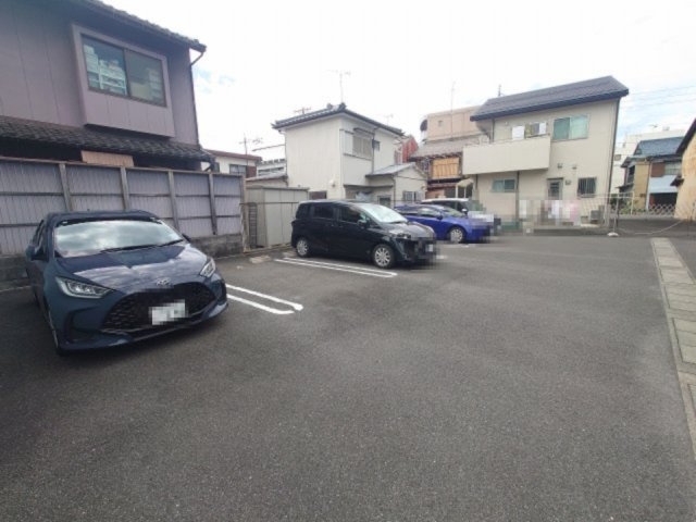 ルミエールささの駐車場