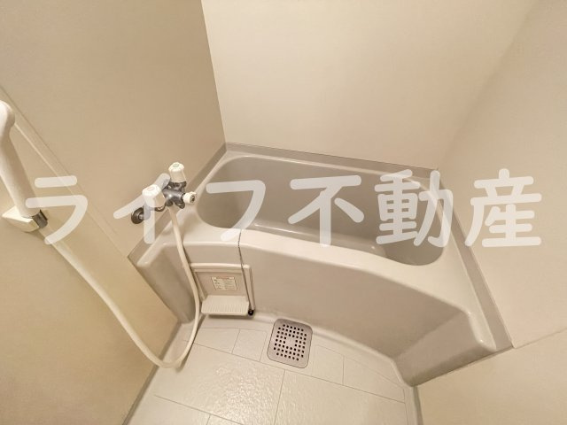 メゾン・ド・ヴィレ深江の浴室|コンパクトで使いやすいお風呂です