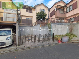 【外観】 | 平日・土日も見学できます　スーパー6分　コンビニ7分　再生住宅　下貝塚