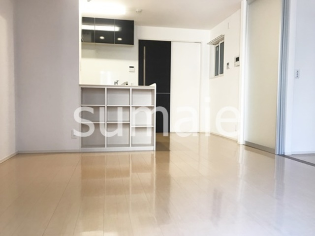 My  tiaraの居間・リビング|人気のフローリングです。