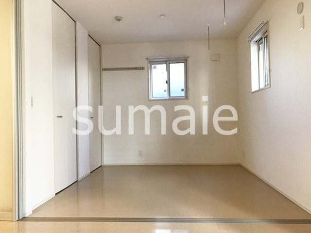 My  tiaraの寝室|4.5帖の洋室です。