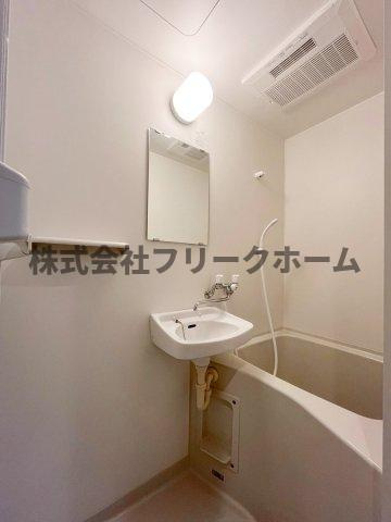小金井市前原町３丁目のアパートの浴室