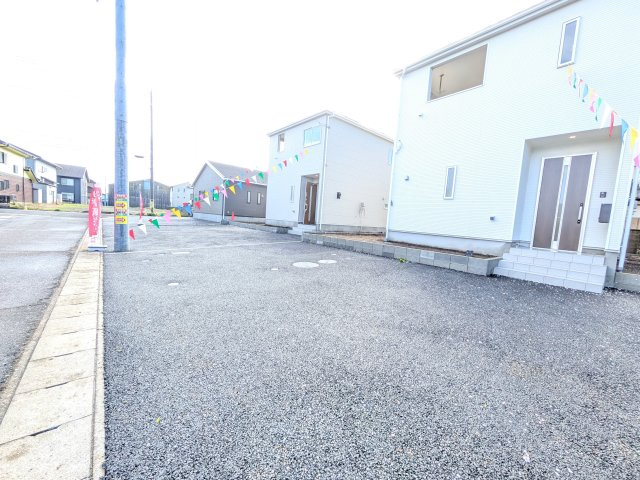 ひたちなか市平磯遠原町　第2　新築戸建て　2号棟の前面道路含む現地写真