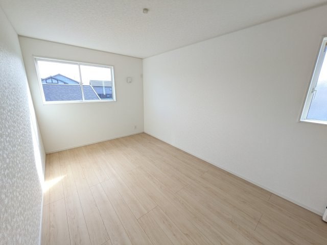 ひたちなか市平磯遠原町　第2　新築戸建て　3号棟の洋室|陽当たりの良い明るい洋室です♪